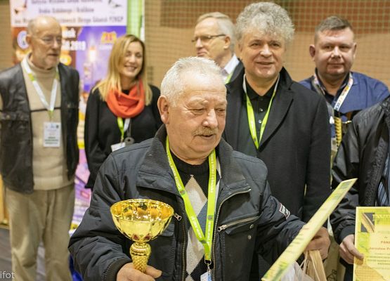 Grafika 172: III NOWOWIEJSKI POKAZ GOŁĘBII RASOWYCH I DROBIU RASOWEGO - FOTORELACJA WIFOT