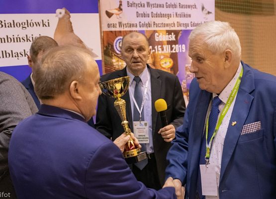 Grafika 174: III NOWOWIEJSKI POKAZ GOŁĘBII RASOWYCH I DROBIU RASOWEGO - FOTORELACJA WIFOT