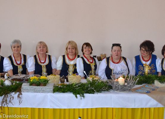 Grafika 2: X Powiatowy Turniej Kół Gospodyń Wiejskich wygrały Panie z Mostów