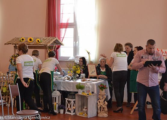 Grafika 11: X Powiatowy Turniej Kół Gospodyń Wiejskich wygrały Panie z Mostów