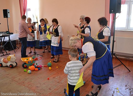 Grafika 34: X Powiatowy Turniej Kół Gospodyń Wiejskich wygrały Panie z Mostów