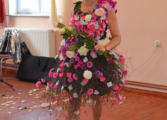 Grafika 46: X Powiatowy Turniej Kół Gospodyń Wiejskich wygrały Panie z Mostów