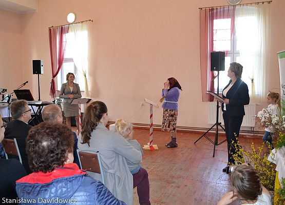 Grafika 54: X Powiatowy Turniej Kół Gospodyń Wiejskich wygrały Panie z Mostów