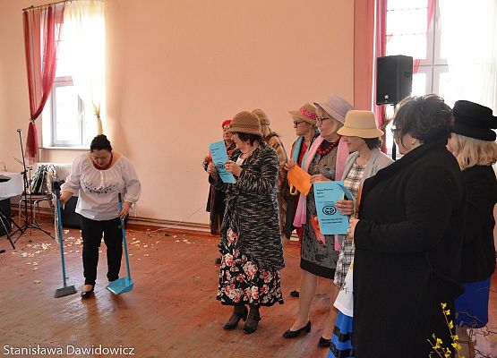 Grafika 64: X Powiatowy Turniej Kół Gospodyń Wiejskich wygrały Panie z Mostów