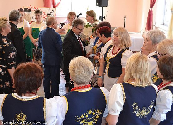 Grafika 95: X Powiatowy Turniej Kół Gospodyń Wiejskich wygrały Panie z Mostów