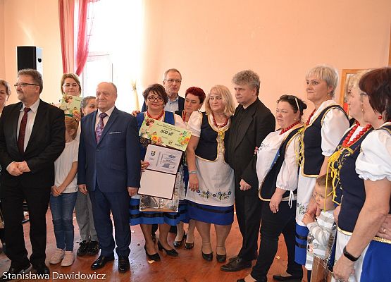 Grafika 97: X Powiatowy Turniej Kół Gospodyń Wiejskich wygrały Panie z Mostów