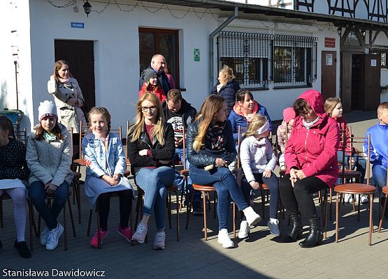 Grafika 11: Relacja z rozstrzygnięcia konkursu plastycznego