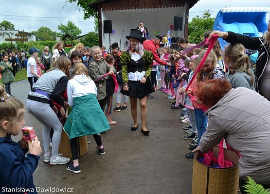 Grafika 47: Dzień dziecka w Gminnym Ośrodku Kultury w Nowej wsi Lęborskiej