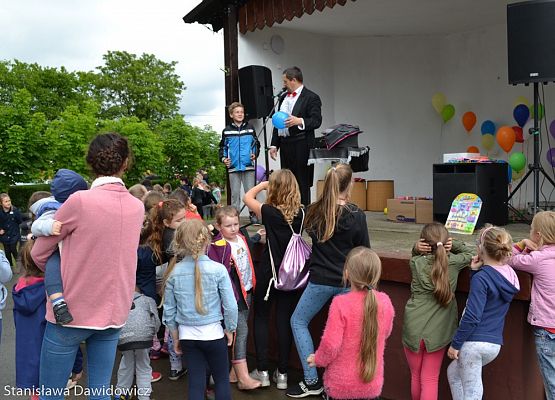 Grafika 73: Dzień dziecka w Gminnym Ośrodku Kultury w Nowej wsi Lęborskiej
