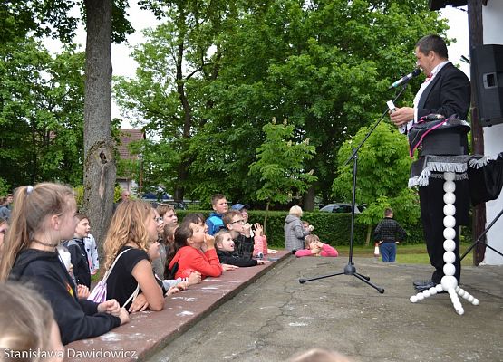 Grafika 74: Dzień dziecka w Gminnym Ośrodku Kultury w Nowej wsi Lęborskiej