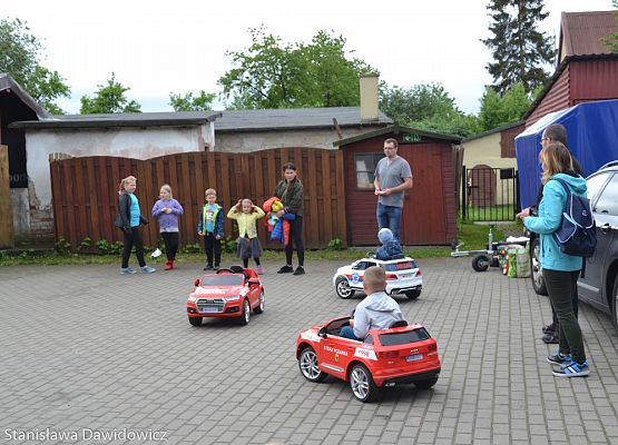 Grafika 76: Dzień dziecka w Gminnym Ośrodku Kultury w Nowej wsi Lęborskiej