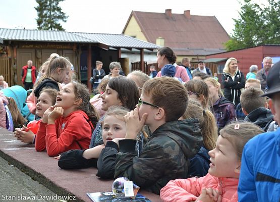 Grafika 79: Dzień dziecka w Gminnym Ośrodku Kultury w Nowej wsi Lęborskiej