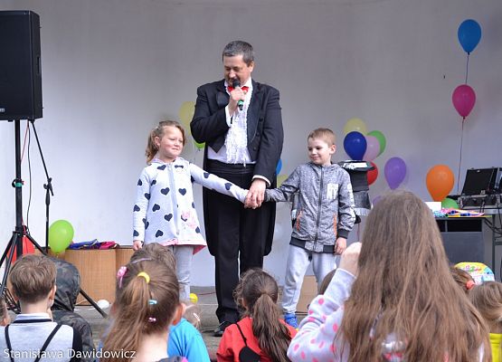 Grafika 81: Dzień dziecka w Gminnym Ośrodku Kultury w Nowej wsi Lęborskiej