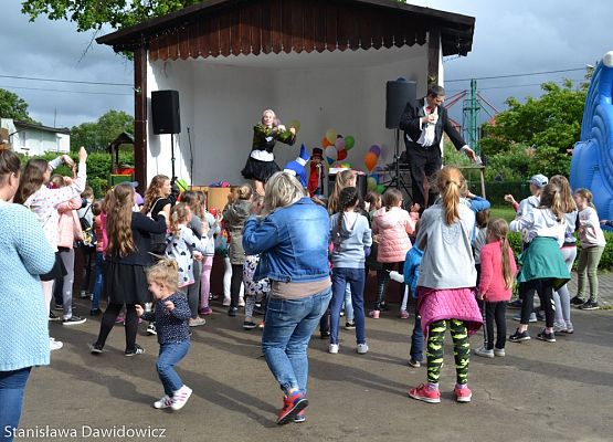 Grafika 92: Dzień dziecka w Gminnym Ośrodku Kultury w Nowej wsi Lęborskiej