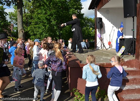 Grafika 99: Dzień dziecka w Gminnym Ośrodku Kultury w Nowej wsi Lęborskiej