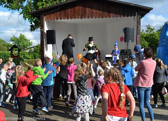 Grafika 104: Dzień dziecka w Gminnym Ośrodku Kultury w Nowej wsi Lęborskiej