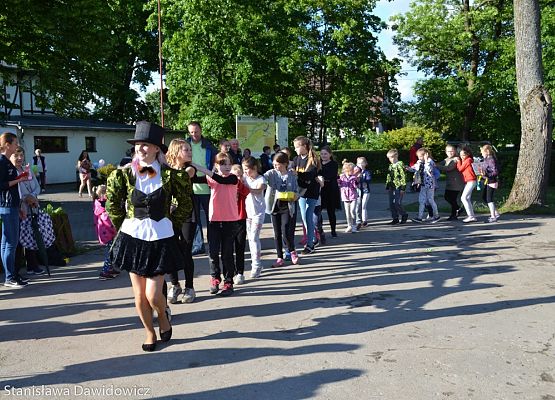 Grafika 109: Dzień dziecka w Gminnym Ośrodku Kultury w Nowej wsi Lęborskiej