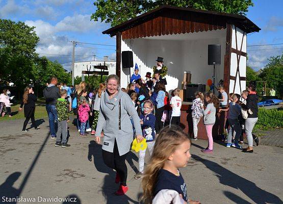 Grafika 114: Dzień dziecka w Gminnym Ośrodku Kultury w Nowej wsi Lęborskiej
