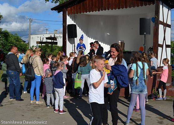 Grafika 115: Dzień dziecka w Gminnym Ośrodku Kultury w Nowej wsi Lęborskiej