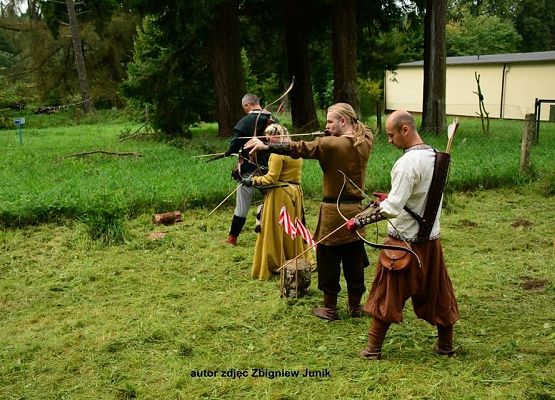 Grafika 3: Zapraszamy do Obliwic na Turniej Łuczniczy