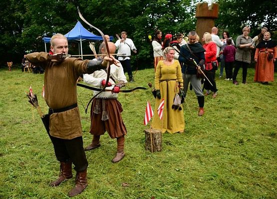 Grafika 4: Zapraszamy do Obliwic na Turniej Łuczniczy