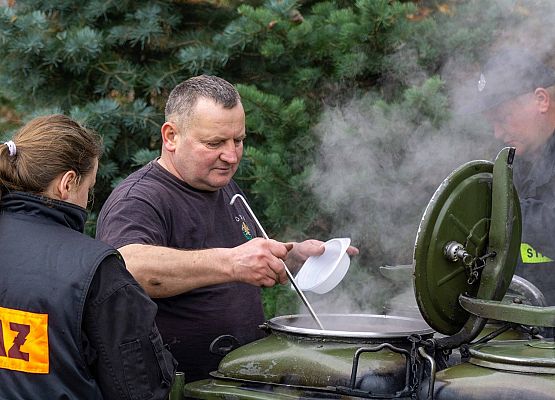 Grafika 4: Piękny Listopadowy dzień kolejnej 101 rocznicy Niepodległości