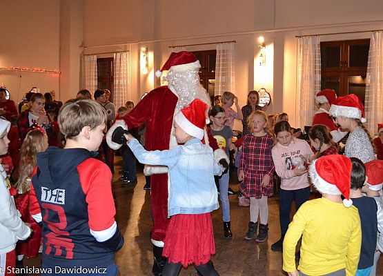 Grafika 35: Mikołajki w GOK- fotorelacja
