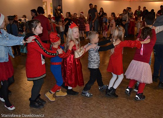 Grafika 50: Mikołajki w GOK- fotorelacja