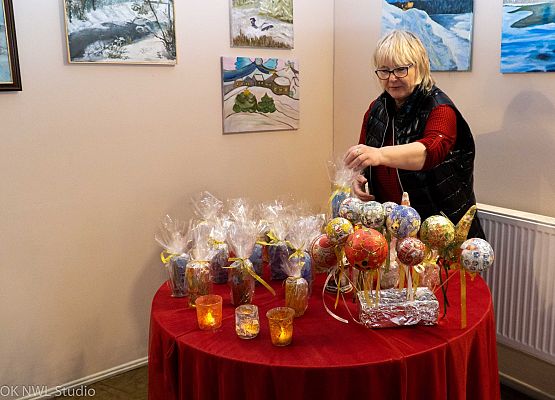 Grafika 3: Kiermasz świąteczny oraz koncert "Ida Święta"