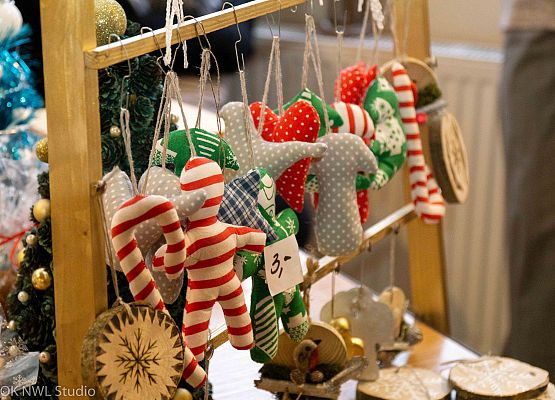 Grafika 8: Kiermasz świąteczny oraz koncert "Ida Święta"