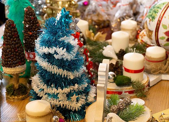 Grafika 11: Kiermasz świąteczny oraz koncert "Ida Święta"