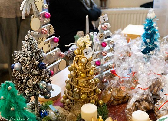 Grafika 12: Kiermasz świąteczny oraz koncert "Ida Święta"