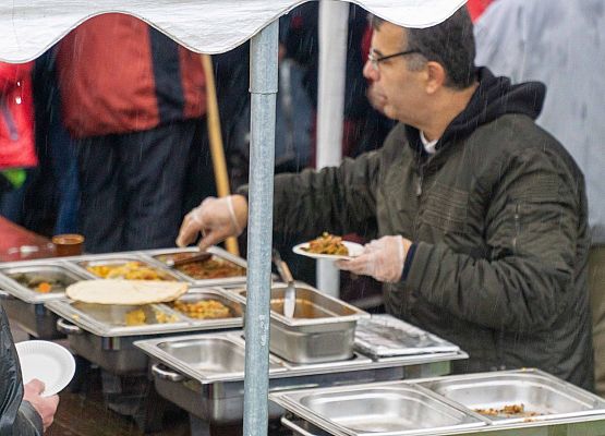 Grafika 36: Wszystkiego najlepszego w Nowym Roku 2020 życzą Mikołaje z VII Mikołajkowego Marszu w Obliwicach. Fotorelacja