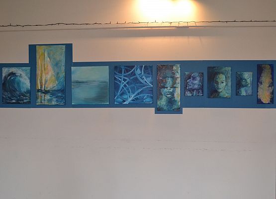 Grafika 3: Fotorelacja z wernisażu malarstwa Jadwigi Szczepańskiej i Magdaleny Szczęsnej z dnia 04.03.2020