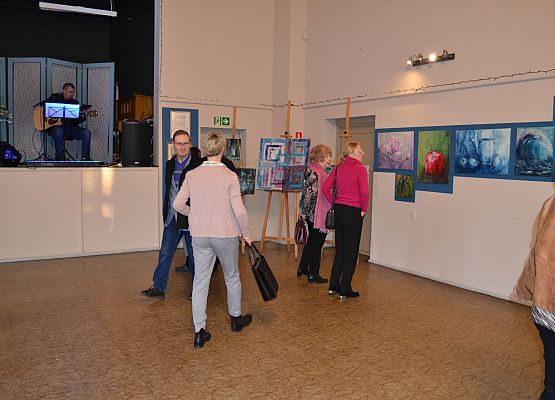 Grafika 11: Fotorelacja z wernisażu malarstwa Jadwigi Szczepańskiej i Magdaleny Szczęsnej z dnia 04.03.2020