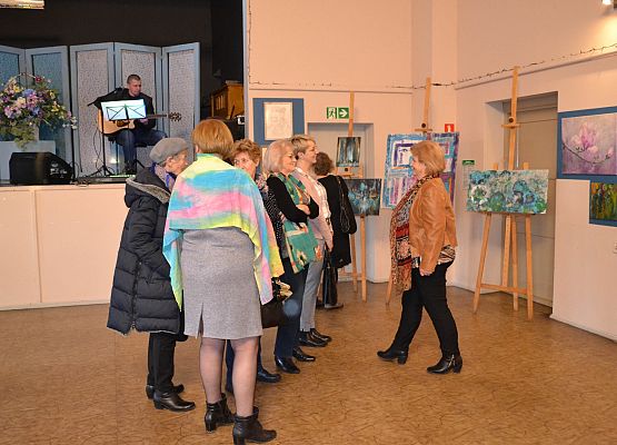 Grafika 15: Fotorelacja z wernisażu malarstwa Jadwigi Szczepańskiej i Magdaleny Szczęsnej z dnia 04.03.2020