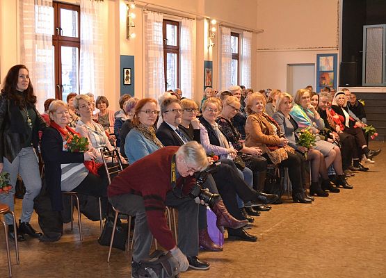 Grafika 30: Fotorelacja z wernisażu malarstwa Jadwigi Szczepańskiej i Magdaleny Szczęsnej z dnia 04.03.2020