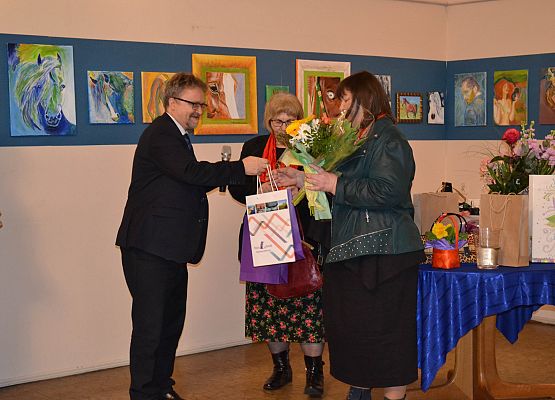 Grafika 40: Fotorelacja z wernisażu malarstwa Jadwigi Szczepańskiej i Magdaleny Szczęsnej z dnia 04.03.2020