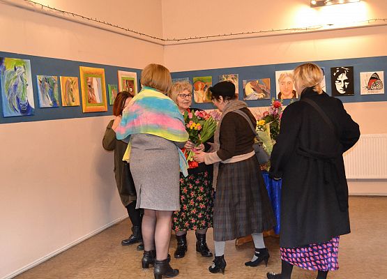 Grafika 47: Fotorelacja z wernisażu malarstwa Jadwigi Szczepańskiej i Magdaleny Szczęsnej z dnia 04.03.2020