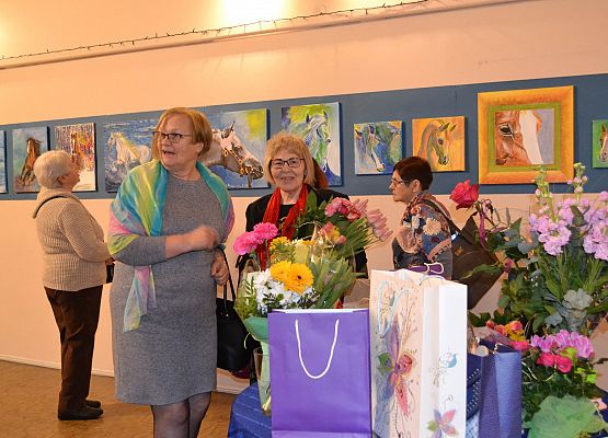 Grafika 48: Fotorelacja z wernisażu malarstwa Jadwigi Szczepańskiej i Magdaleny Szczęsnej z dnia 04.03.2020