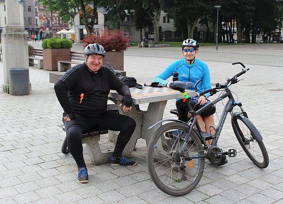 Grafika 2: Dwaj Reprezentanci Gminy Krzysiek i Wojtek dali radę. Pokonali 42.195 m w dobrym tempie