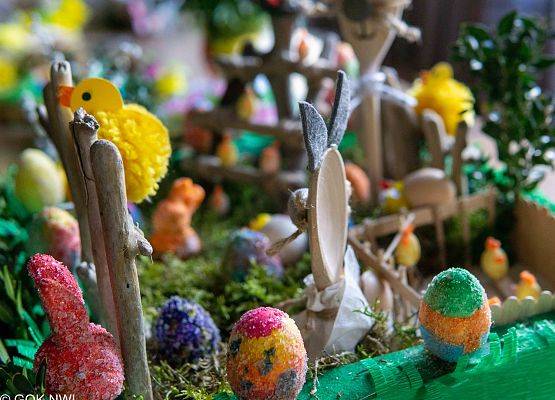 Prace konkursu plastycznego Wielkanoc ogólne ujęcie prac rękodzieła