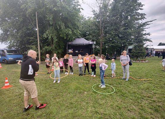 Grafika 2: "Festiwal ziemniaka - święto lokalnych tradycji i obrzędów"