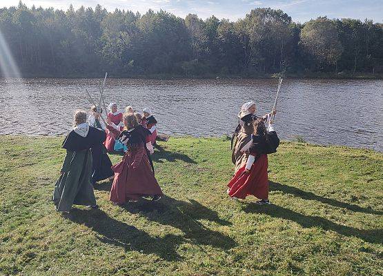 Grafika 5: Odkrywanie historii naszych przodków - piknik historyczny w Obliwicach.