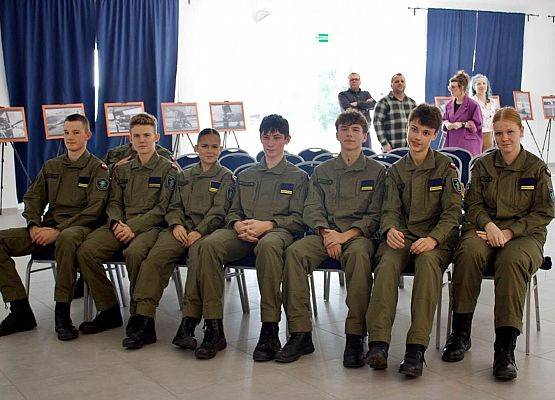 Wernisaż pokonkursowej wystawy „Military Art 2024/2025” Aleksandry Kajzer grafika