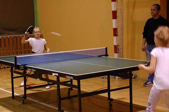 Grafika 10: Tęczowe turnieje tenisa stołowego dla dzieci i młodzieży