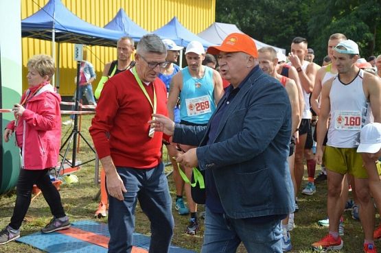 Grafika 1: 41.Międzynarodowy Otwarty Bieg Przełajowy w Obliwicach