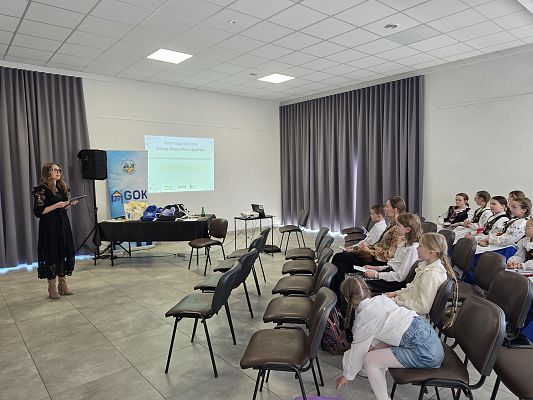 Zdjęcie przedstawia uczestników konkursu