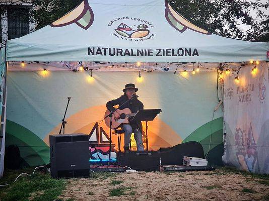 W Ogrodzie GOK - koncert Andrzeja Radajewskiego grafika